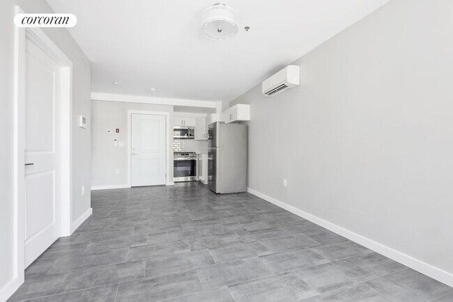 Photo - 183 Devoe St