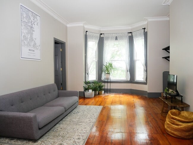 Building Photo - 140 Trenton St Unit 2