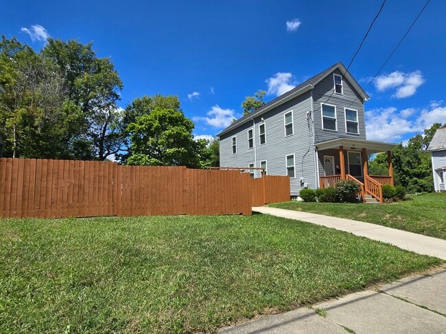 Photo - Super, Renovated 3 bed 1 bath! Available Now!