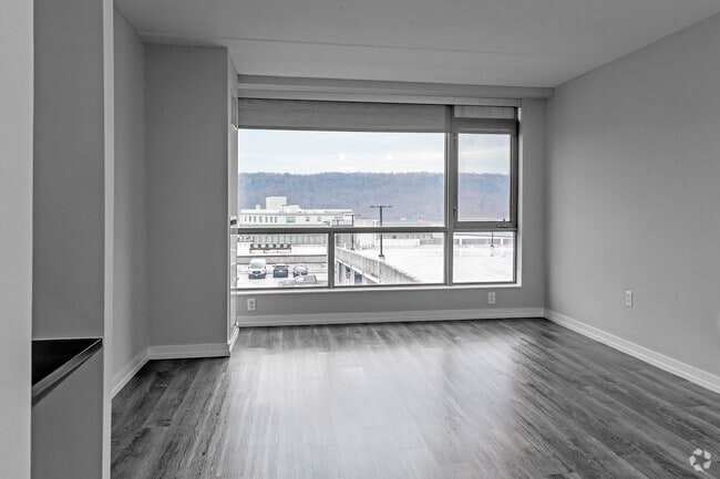 1 habitación, 1 baño - Sala de estar - Main Street Lofts Yonkers LLC