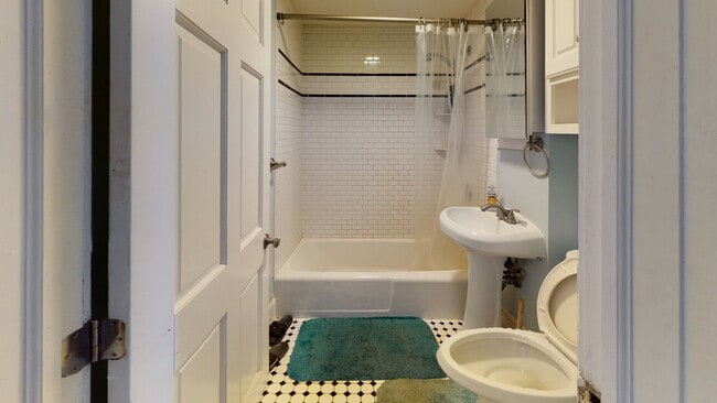 Photo - 9 Chesterton St Unit 2