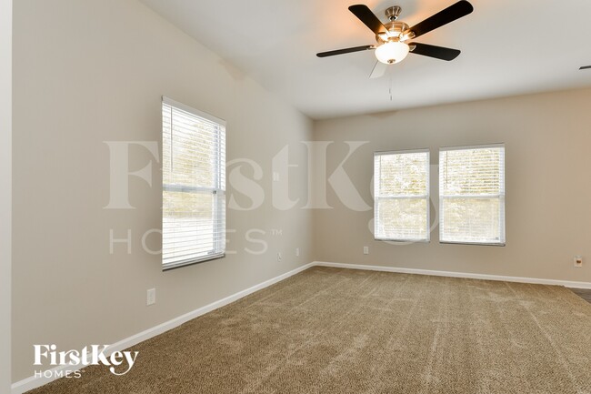 Photo - 279 Kendall Farms Ct