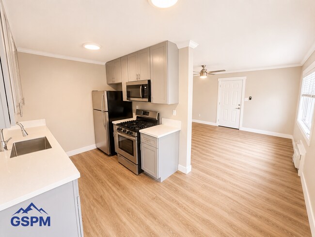 Photo - Emerald Ave Apartments