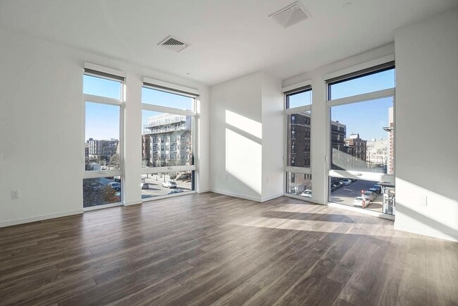 Photo - 839 Beacon St Unidad 403