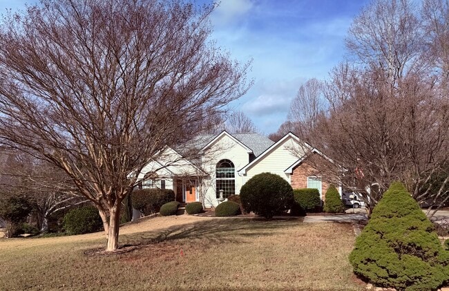 Front of House - 7218 Timber Trl Unit 1