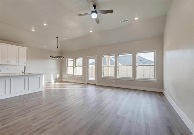 Photo - 100 Hackberry Ln