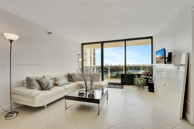 East Country Club Drive, Aventura, FL 3318... - East Country Club Drive, Aventura, FL 3318... Condo Unit 734