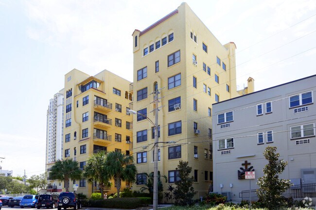 Photo - Flori de Leon