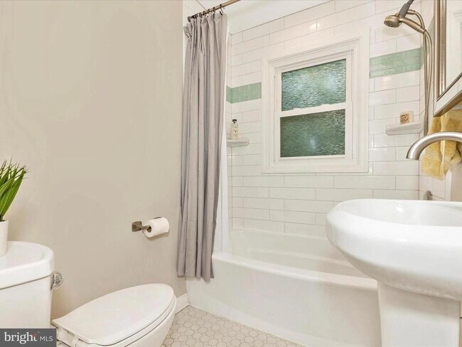 Photo - 5421 Bartonsville Rd Casa