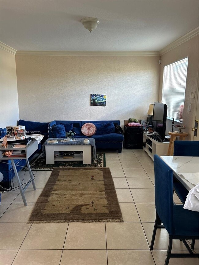 Building Photo - 110 SE 2nd St Unit 309