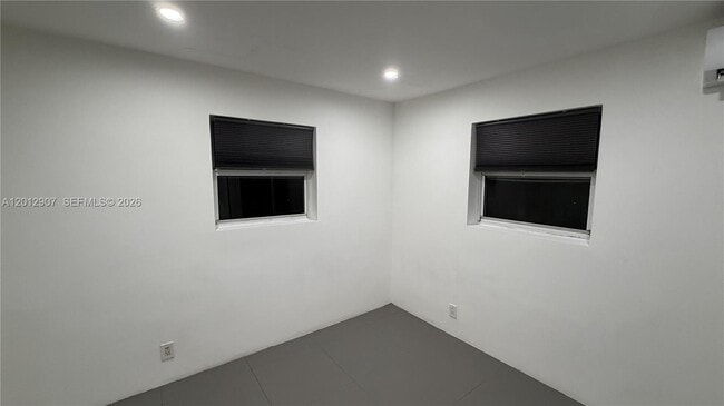Photo - 1212 E River Dr Unit 2