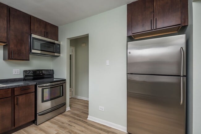 Photo - 6612 S St Lawrence Ave Unit 6612-1E