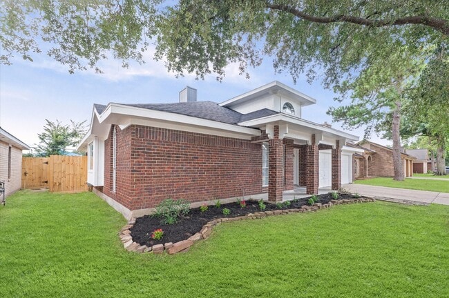 Photo - 17527 Hamilwood Dr