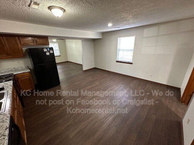 Photo - 225 Ottawa St