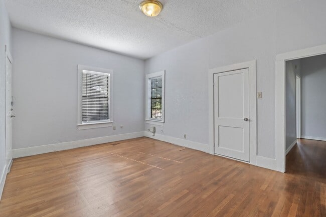 Building Photo - 516 Mill St Unit B Rental