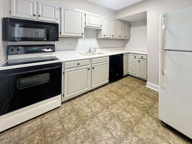 Photo - Updated 2BR End-Unit Condo | Pool Community | Minutes to Downtown Gainesville Unit B2