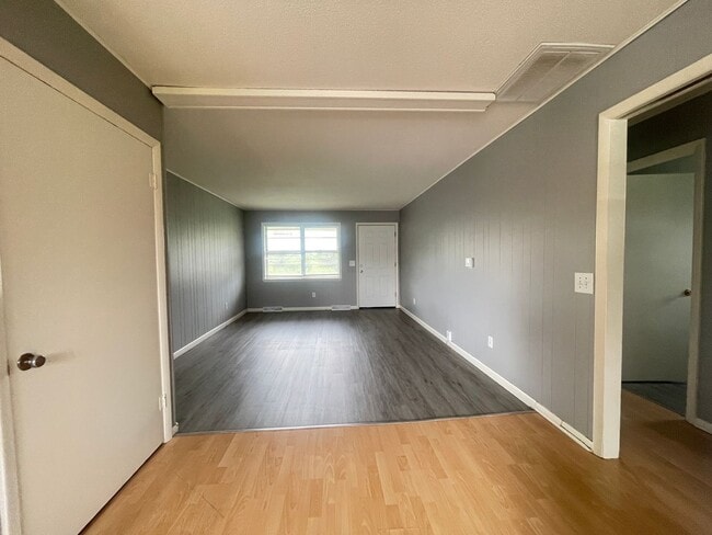 Photo - 4551 West Third Street Unidad A4