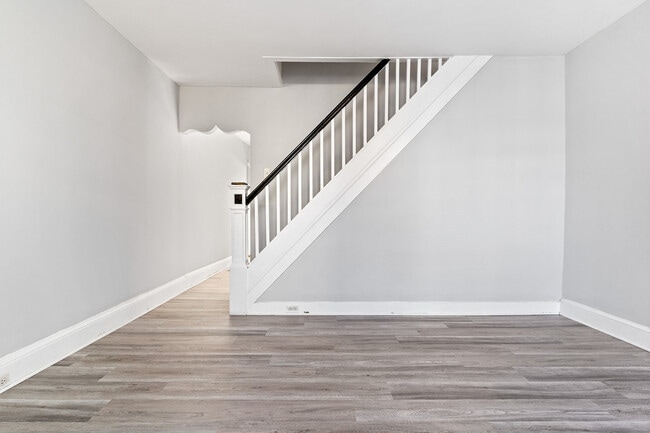 Photo - 160 McClellan St