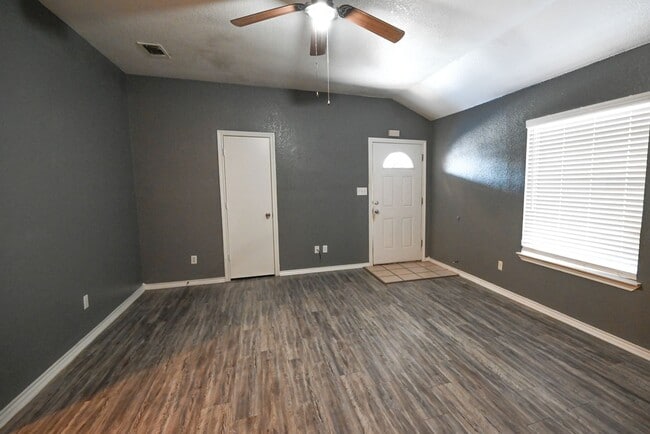 Photo - Decatur 3 bedroom 2 bath Duplex Available