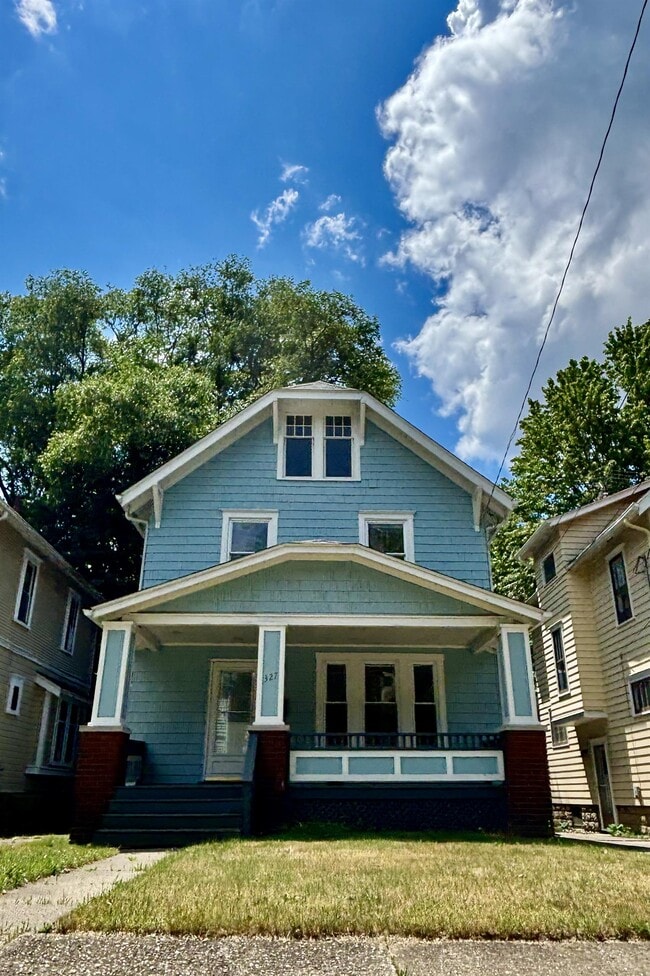 Building Photo - 327 Grand Ave Rental