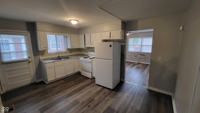 Photo - 6203 E 11th St