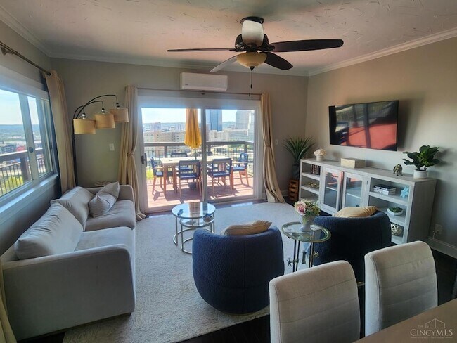 Photo - 399 Oregon St