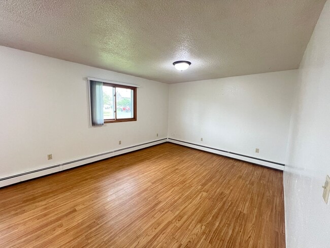 Photo - One level living w/ Attached Garage Available July! Unit 1406 Birch Ave