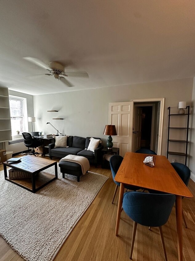 Bright & Spacious 1-Bedroom Top-Floor Apar... - Bright & Spacious 1-Bedroom Top-Floor Apar...