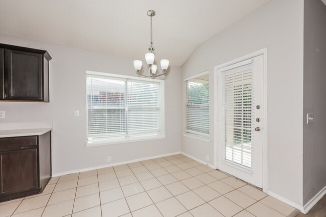 Photo - 833 Lariat Dr