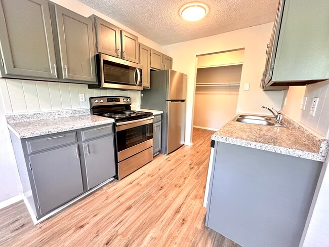 Kitchen - Sirena Gordon Apartments