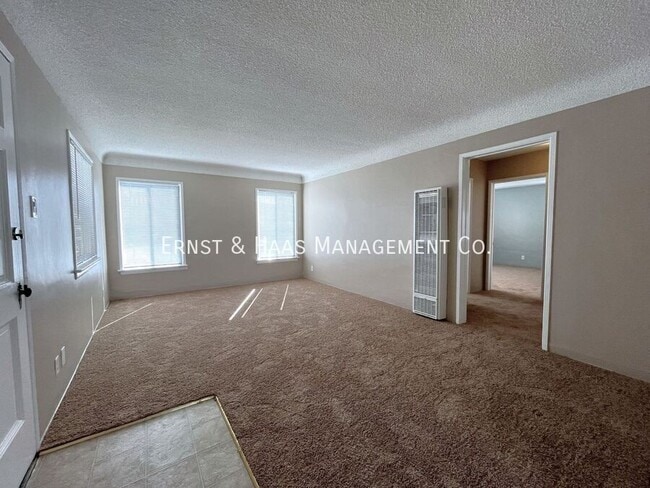 Photo - 5889 Rose Ave