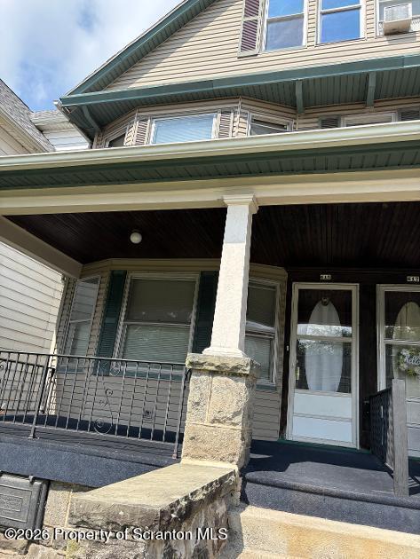 Photo - 615 N Main St