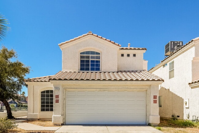 Building Photo - 1701 Klamath Falls Way