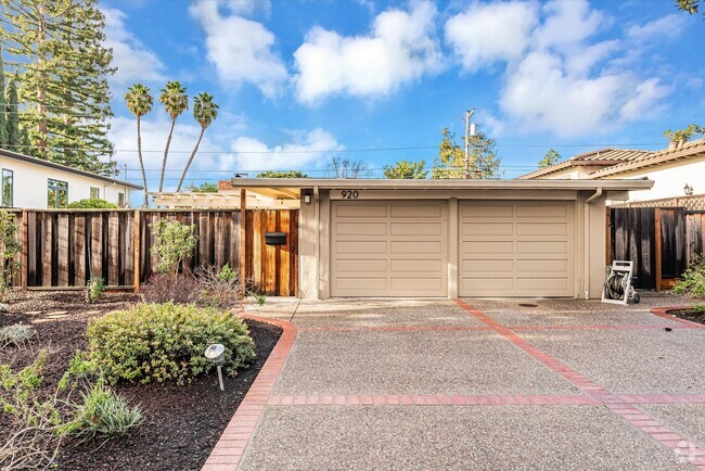 Building Photo - Lovely Home in Palo Alto