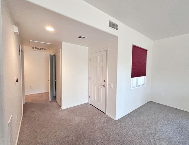 Photo - 1 BEDROOM DOWNSTAIRS CONDO IN GATED COMMUNITY 1 CAR GARAGE Unit 103