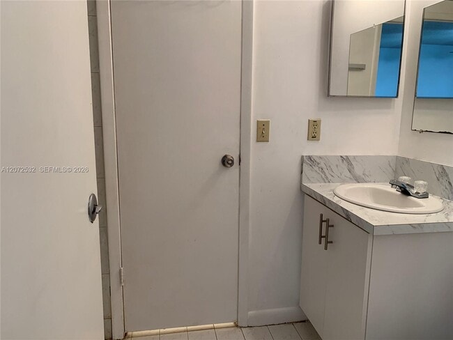 Photo - 1055 N Franklin Ave Unidad 1055D