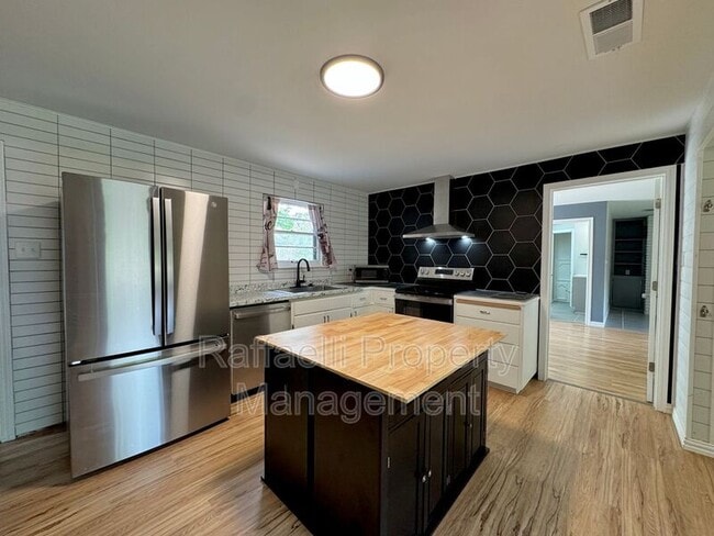 Photo - 3901 Wood St