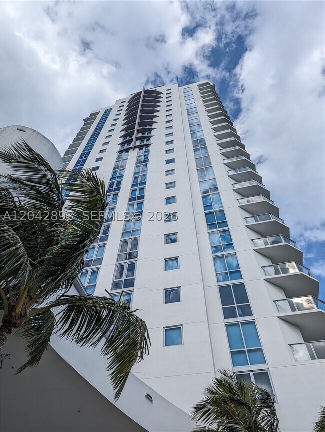 Photo - 17111 Biscayne 1011 Unit 1011