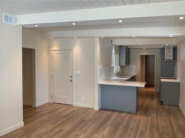 Photo - 7841 Wentworth St