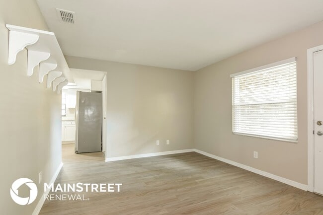 Photo - 612 Angelica Pl