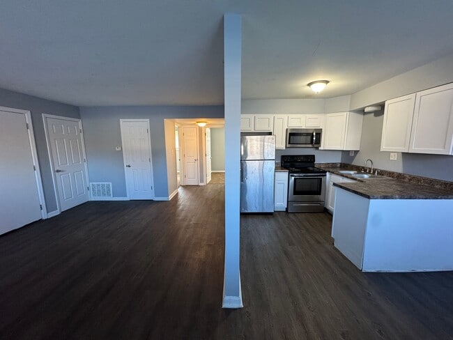 Photo - Warren Park 2 Bedroom Apartment Unit 9126 E 10th St- 2