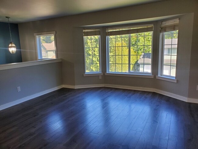 Photo - 3 Bedroom Home With Fenced Yard