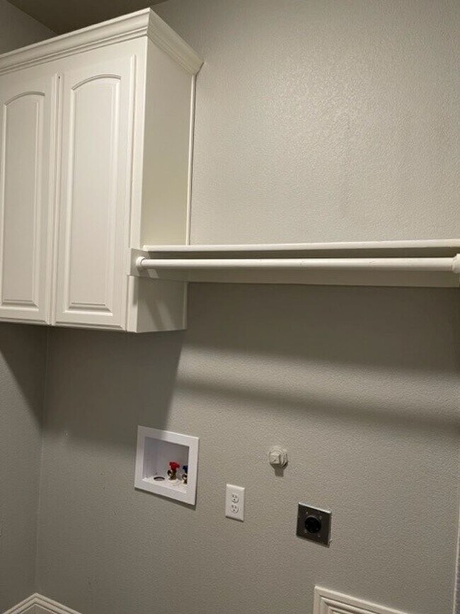 Photo - 4/2 Xtra Parking Fenced Yard BROCK ISD - L...