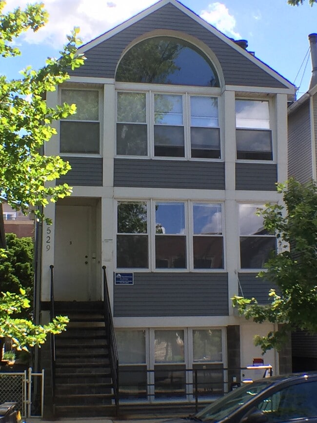 Photo - 2529 N Marshfield Ave Apartments Unit 2