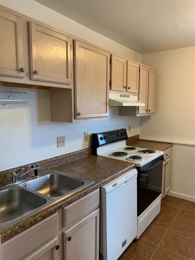 Photo - KingArthur4961 (KC-AM) Unit 1