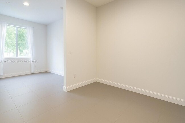 Photo - 541 NW 33rd St Unidad 4
