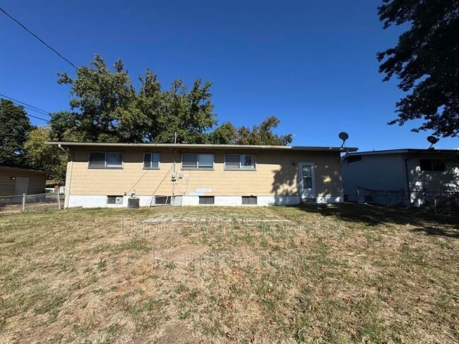 Photo - 1742 Hudson Rd