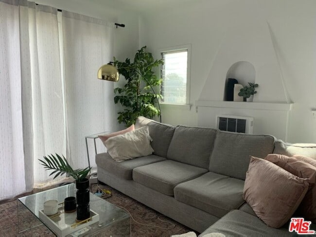 Photo - 259 S Elm Dr