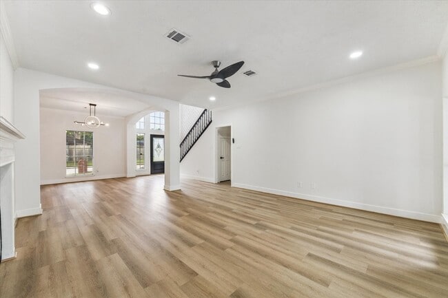 Photo - 14710 James River Ln