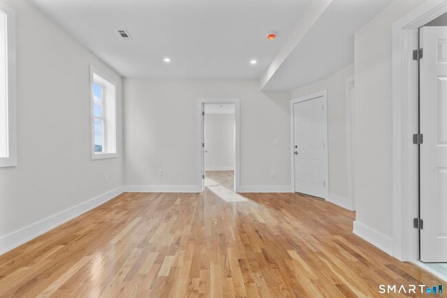 Photo - 54 Plaza Ave Unidad 2